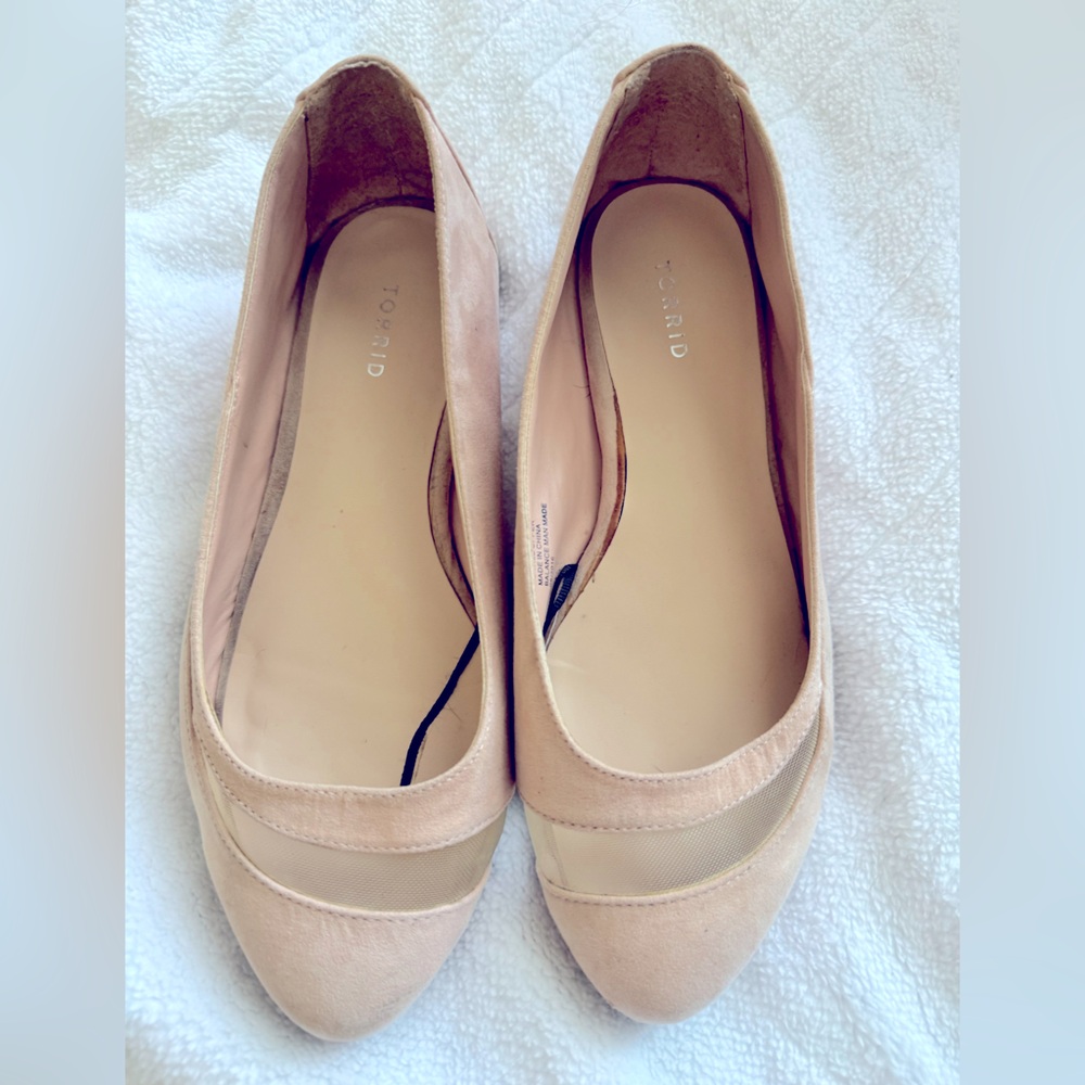 Blush torrid flats